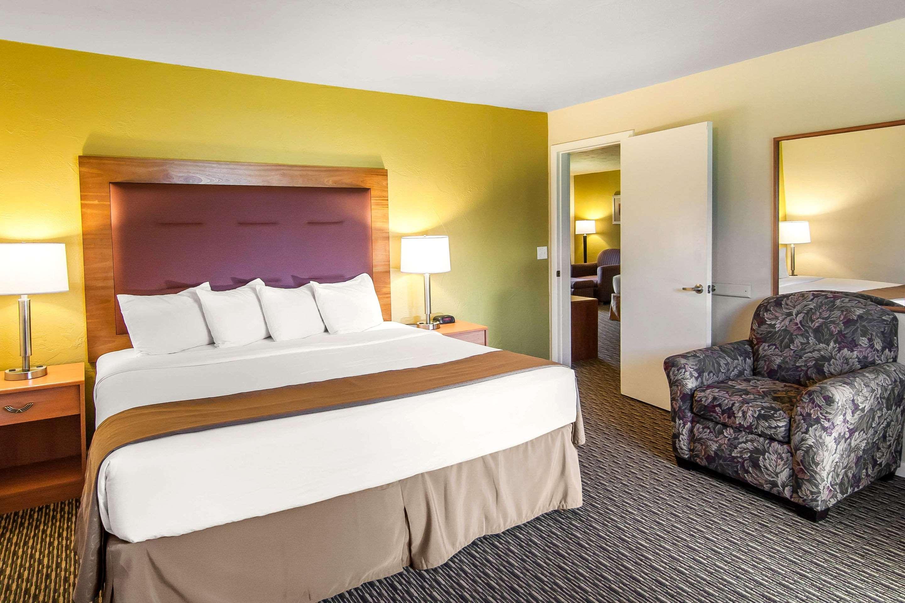 Quality Inn & Suites At Coos Bay North Bend Exterior foto